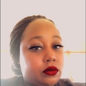 Meet your Posher, Lizzie